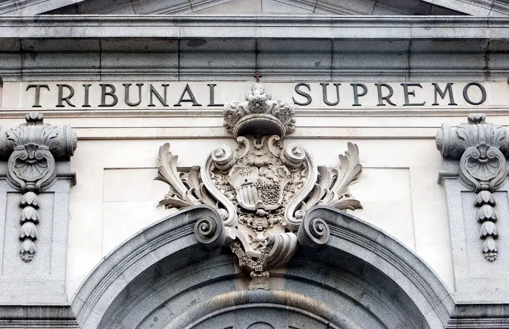 Exterior tribunal supremo
